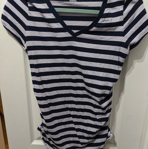 Short sleeve maternity shirt